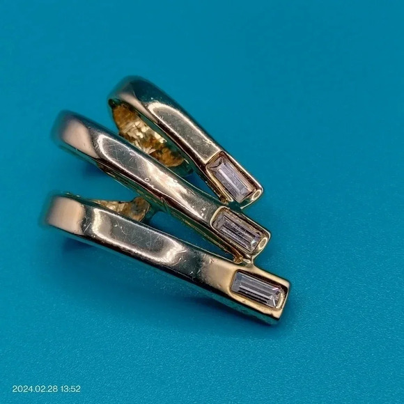 Unique Gold Tone Fashion Statement Abstract Pendant Square Rhinestone Accents - Picture 1 of 7